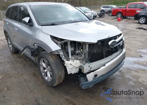 2015 Toyota Highlander Le Plus V6 from USA, damaged, VIN 5TDZKRFH3FS110355